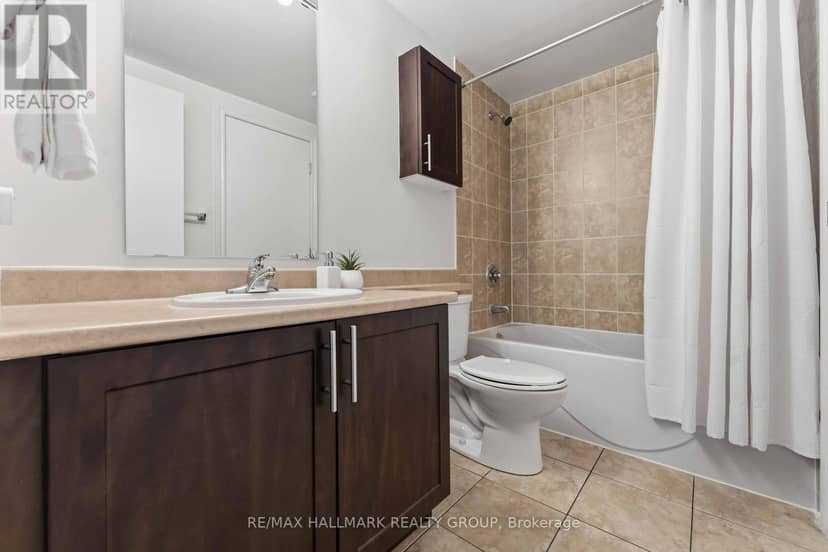 1902 - 234 Rideau Street — photo 15 of 29