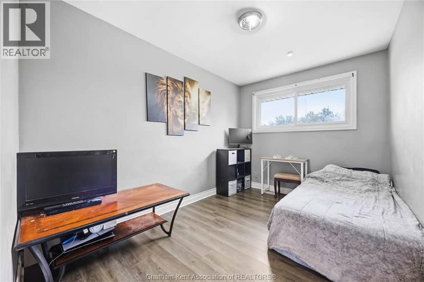 6 York STREET — photo 14 of 40