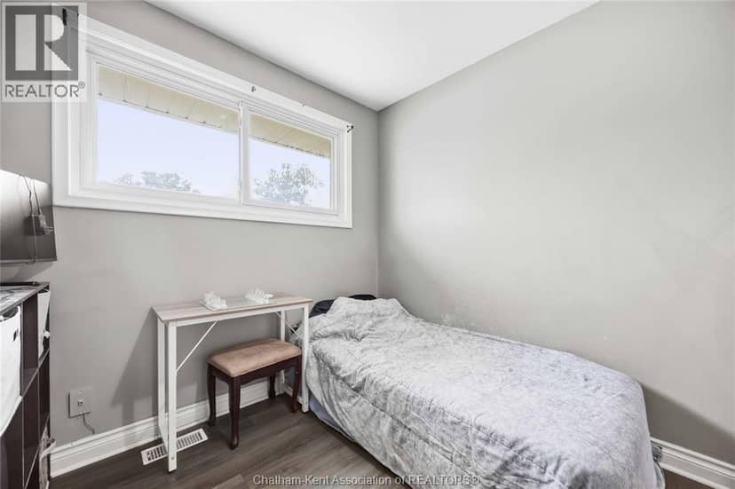 6 York STREET — photo 15 of 40