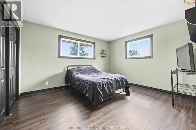 6 York STREET — photo 17 of 40