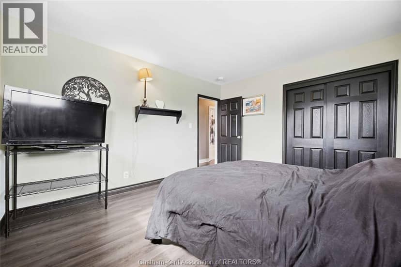 6 York STREET — photo 19 of 40