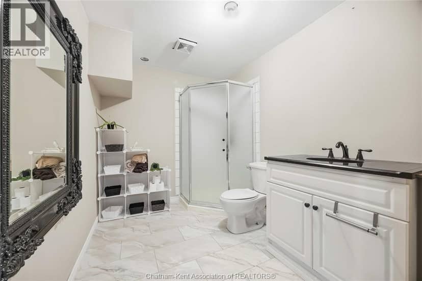 6 York STREET — photo 27 of 40