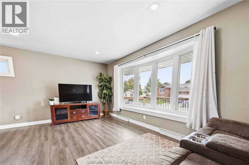 6 York STREET, Lambton Shores, photo 3