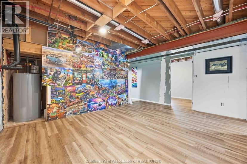 6 York STREET — photo 33 of 40