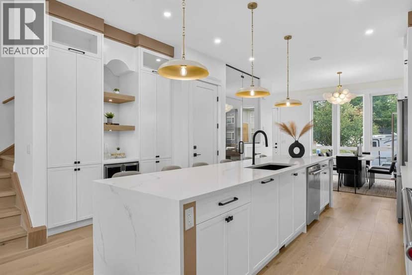 525 32 Street NW — photo 9 of 40