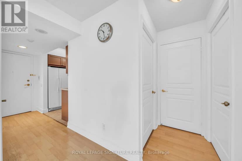 2122 - 15 Northtown Way — photo 16 of 26