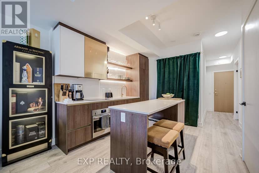 211 - 1285 Queen Street E — photo 3 of 24