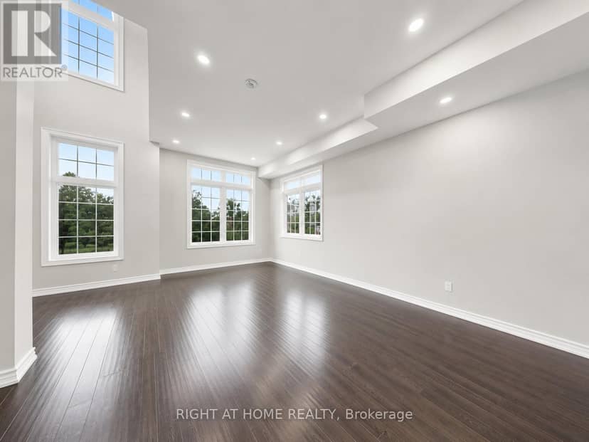 637 Simcoe Street — photo 3 of 32