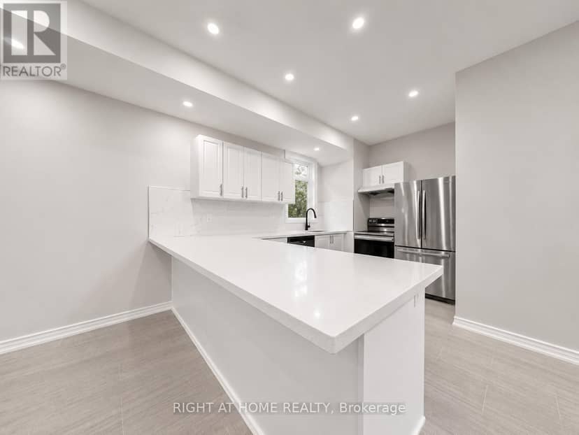 637 Simcoe Street — photo 5 of 32