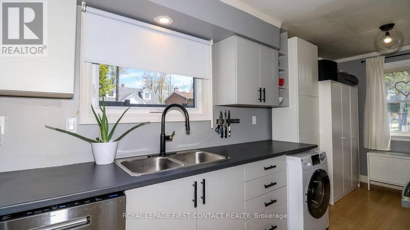 181 Napier Street — photo 11 of 40