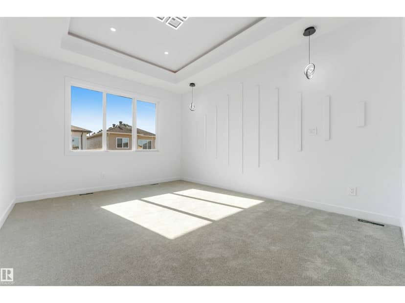 4651 17 AV SW SW — photo 24 of 35