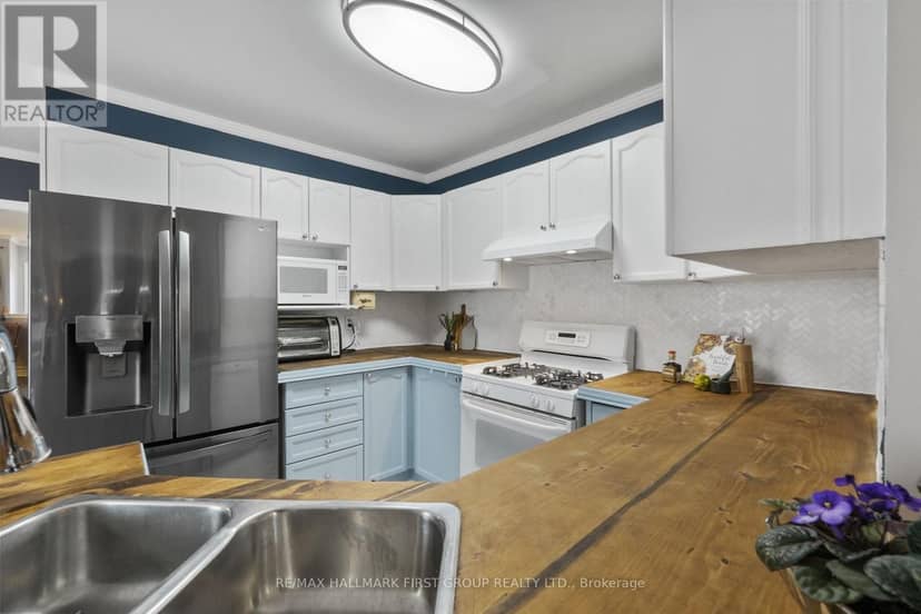 23 Huffman Avenue — photo 9 of 40