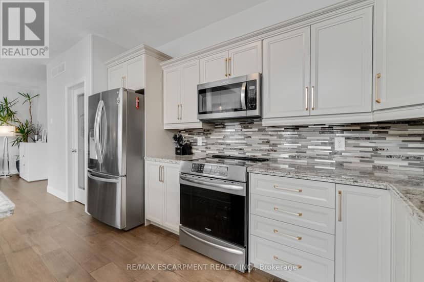 83 Frankfurt Street — photo 14 of 36