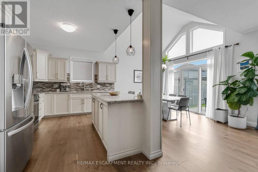 83 Frankfurt Street — photo 9 of 36