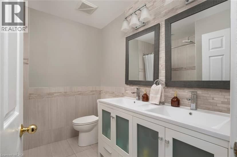 9343 Wellington Rd 22 — photo 19 of 40