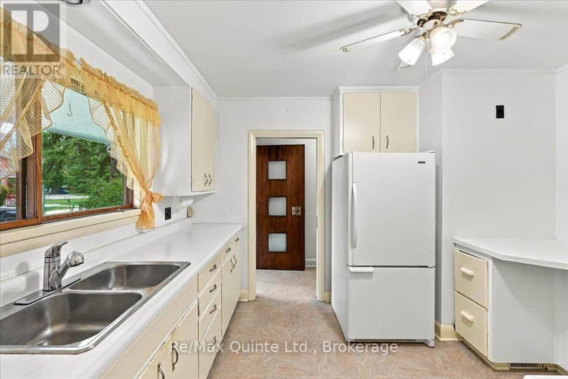 1B Rogers Street, Prince Edward County, photo 6