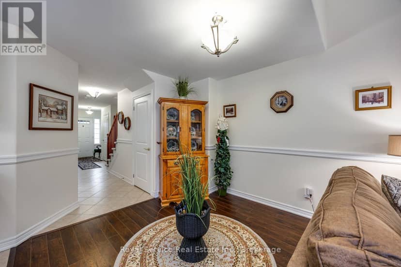 320 Strachan Street — photo 10 of 39