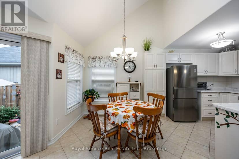 320 Strachan Street — photo 20 of 39