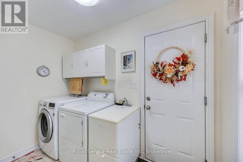 320 Strachan Street — photo 27 of 39
