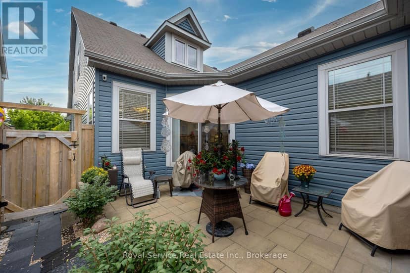 320 Strachan Street — photo 36 of 39
