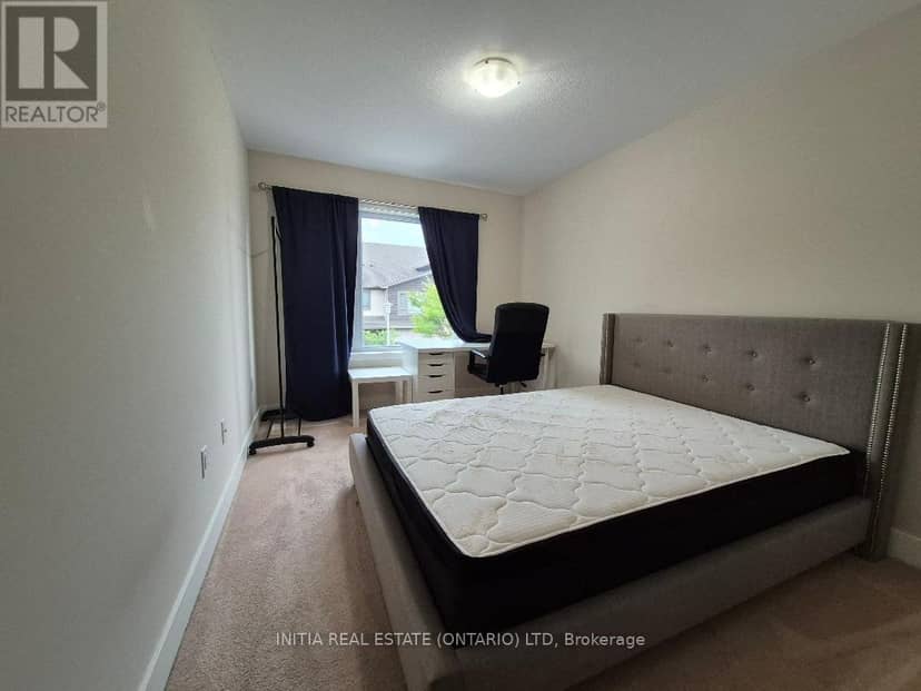 109 - 1960 Dalmagarry Road, London North, photo 8