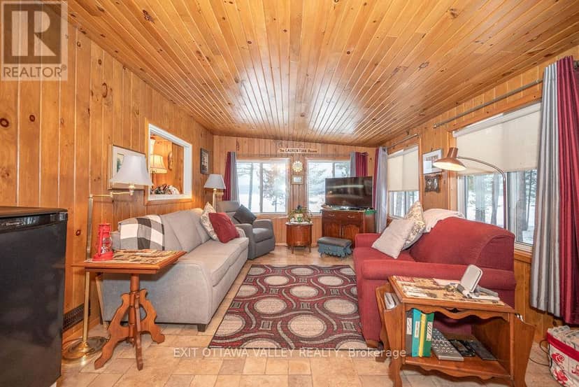51 Myrlin Way, Laurentian Hills, photo 5