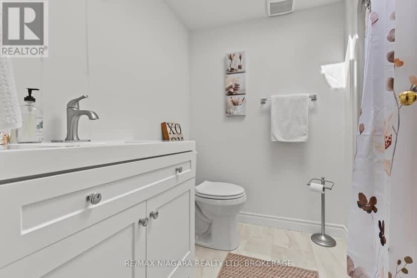 403 - 61 Paffard Street — photo 10 of 20