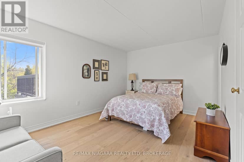 403 - 61 Paffard Street — photo 11 of 20
