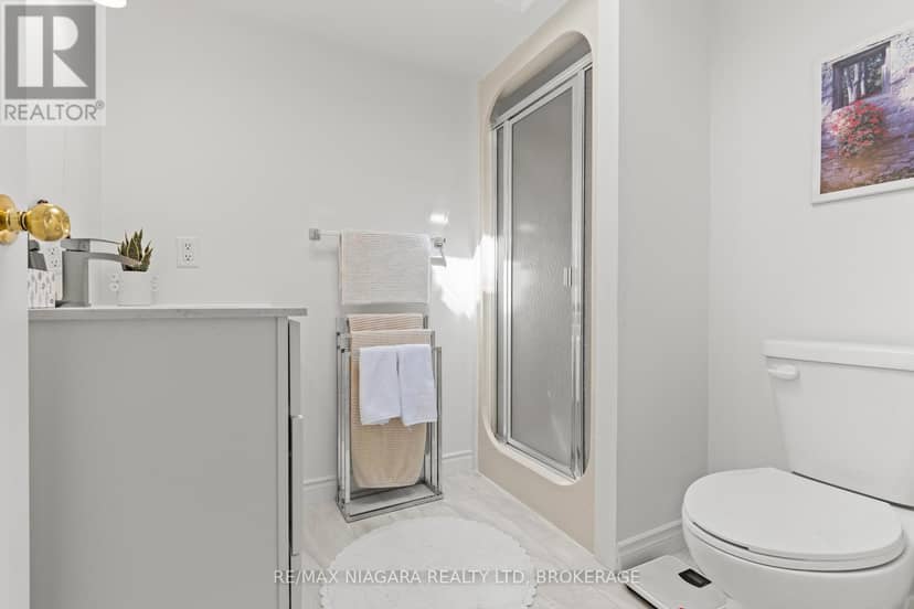403 - 61 Paffard Street — photo 13 of 20