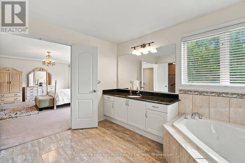 3352 Erin Centre Boulevard — photo 19 of 40