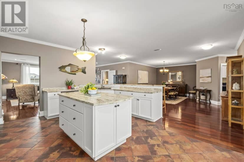 302 42 Bigelow Street — photo 16 of 40