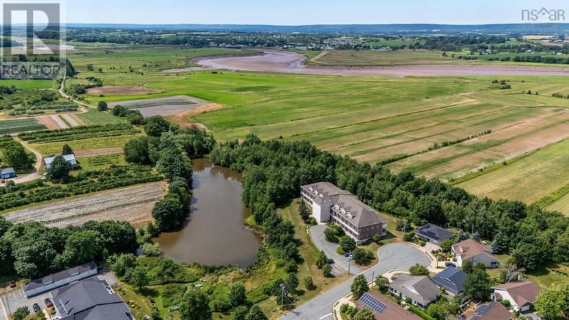 302 42 Bigelow Street — photo 2 of 40
