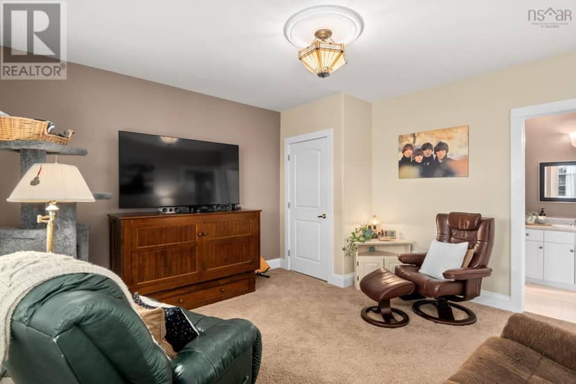 302 42 Bigelow Street — photo 25 of 40