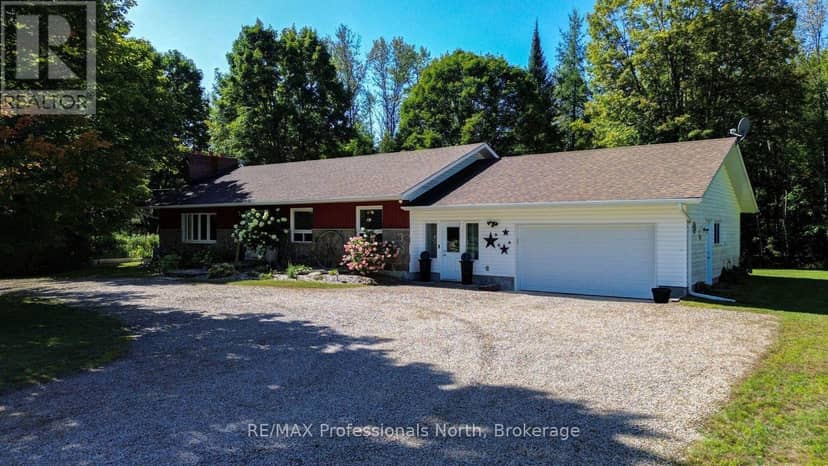 1017 Clement Lake Road, Highlands East