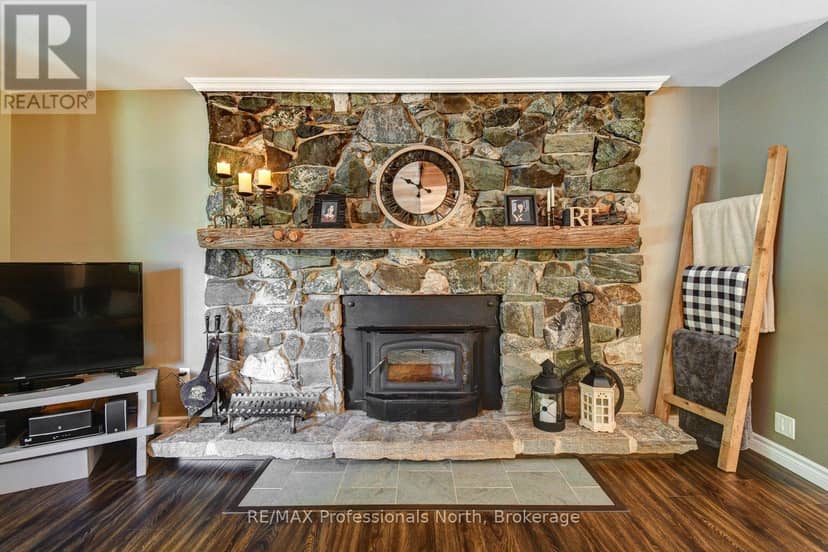 1017 Clement Lake Road, Highlands East, photo 8
