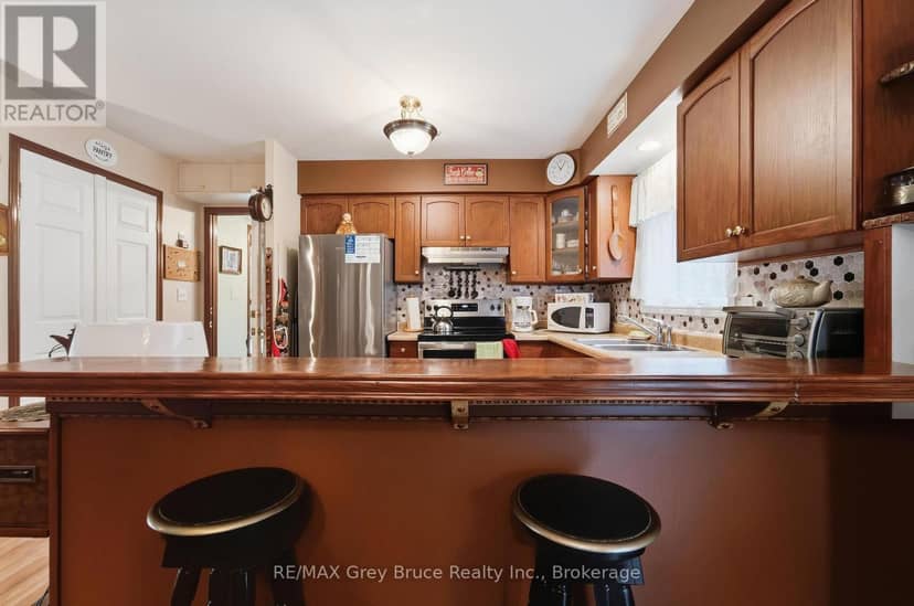 255263 1 Concession — photo 18 of 35
