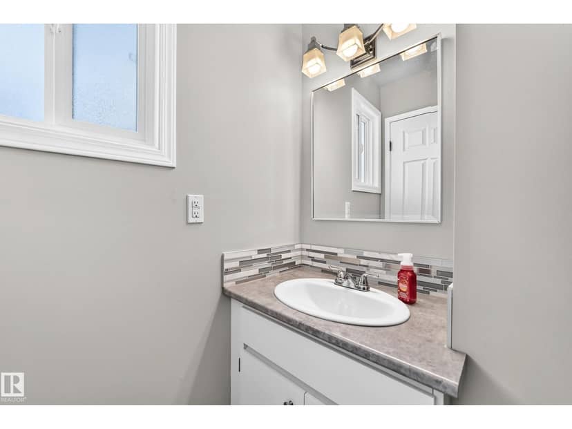 18146 81 AV NW — photo 18 of 34