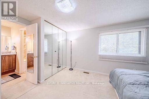 1764 Listowell Crescent — photo 23 of 40