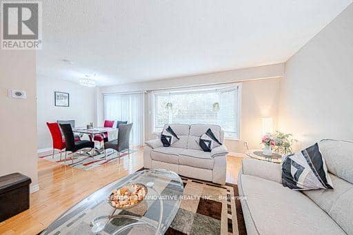 1764 Listowell Crescent — photo 8 of 40