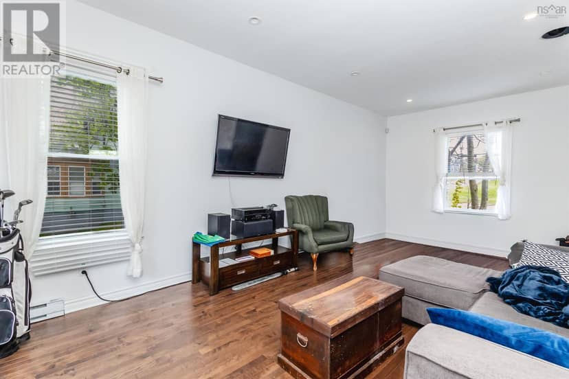 49 George Street — photo 10 of 40