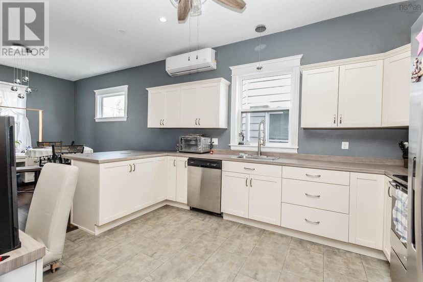 49 George Street — photo 4 of 40