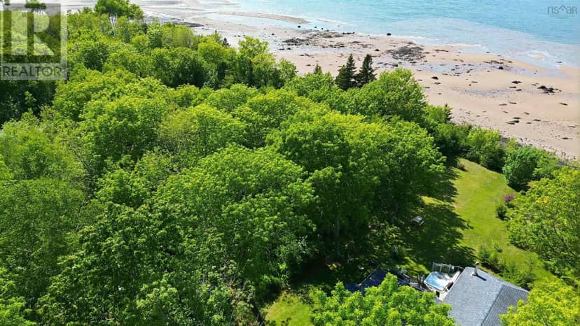 68 Shore Drive, Deep Brook, photo 4