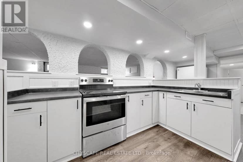 2049 Northern Avenue — photo 19 of 39