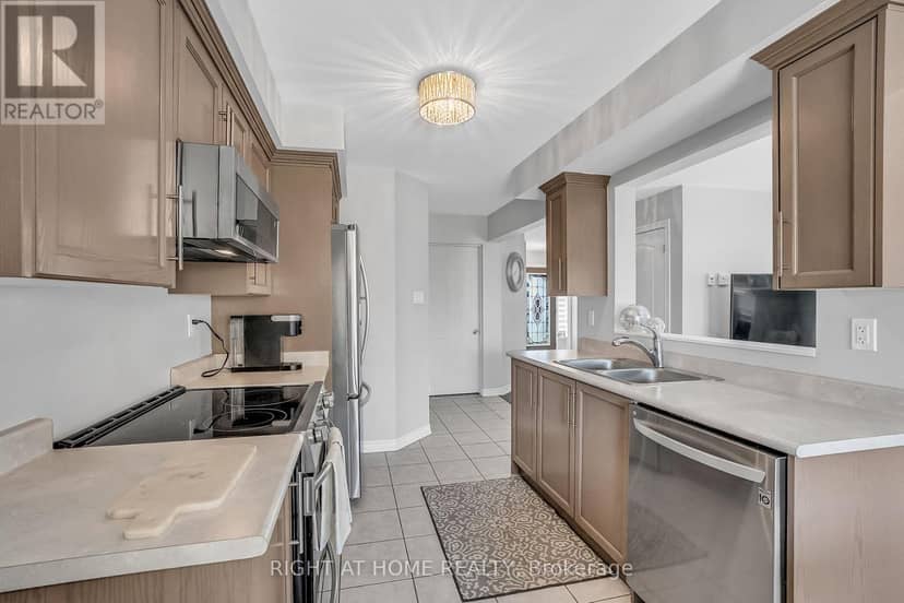 352 Miller Park Avenue — photo 19 of 40