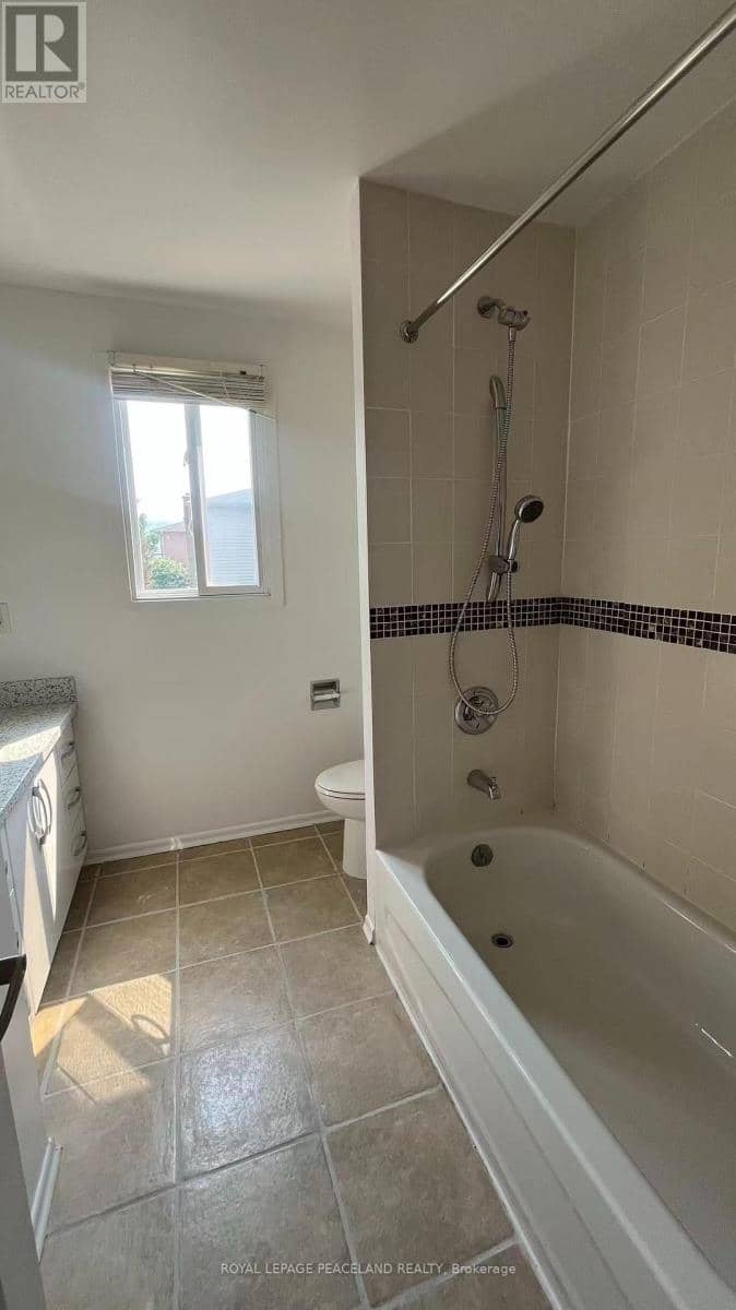 711 Irwin Crescent — photo 17 of 20