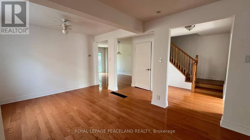 711 Irwin Crescent, Newmarket, photo 4