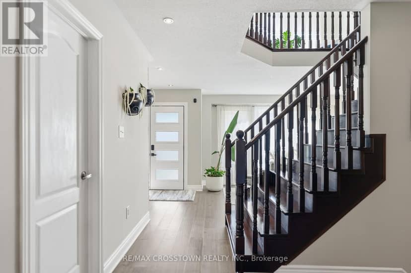 17 Counsellor Terrace — photo 3 of 40