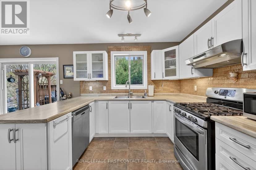 23 McFadden Drive, Springwater, photo 4