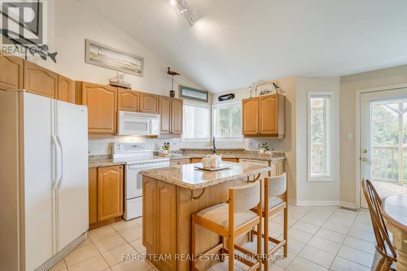 68 Trott Boulevard — photo 7 of 40