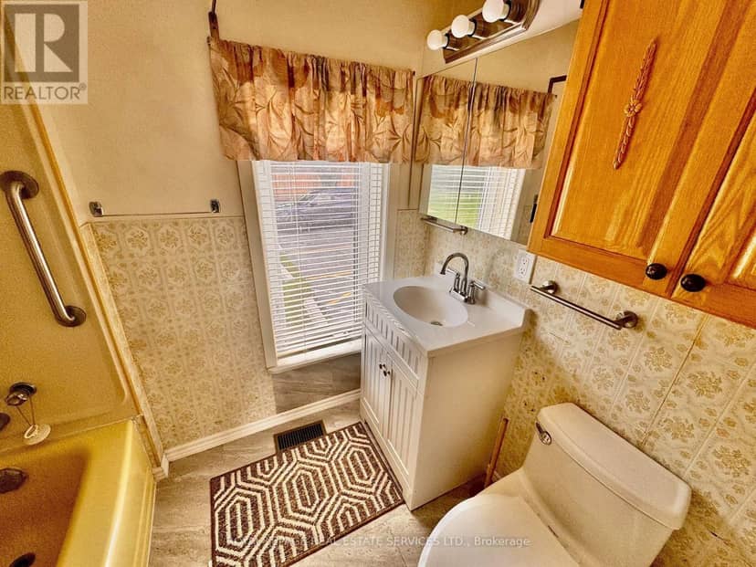 2386 Sovereign Street — photo 13 of 24